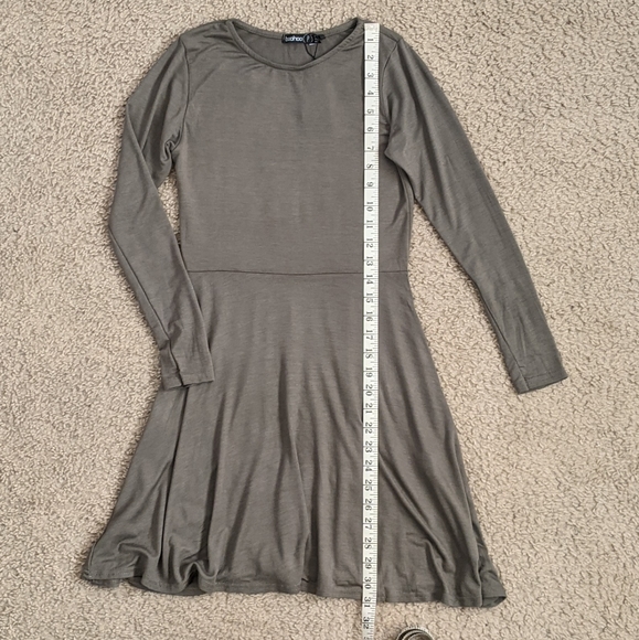 Donating Soon!! Boohoo Petite Harriet Basic LS Skater Dress - Picture 3 of 12
